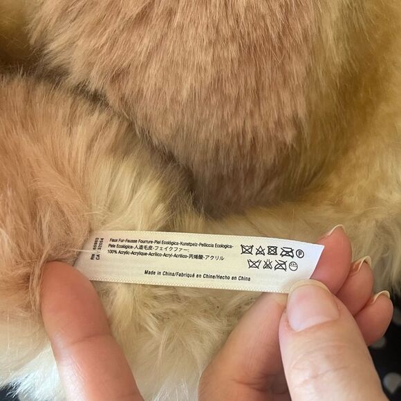 Anthropologie Renata Ombre Faux Fur Cowl Scarf in Neutral Pink Rose NWOT - Picture 4 of 7